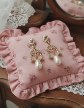 Load image into Gallery viewer, Vintage Rose Garden Earrings - Chandelier Version (fromis_9 Jisun Earrings)