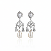 Load image into Gallery viewer, [Twice Tzuyu, Jo Yuri Earrings] Rococo Chandelier Earrings - Silver