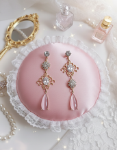 Load image into Gallery viewer, Princess Charming Earrings (fromis_9 Hayoung Earrings)