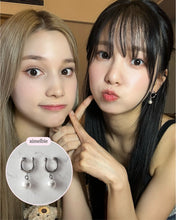 Load image into Gallery viewer, Horse Shoe and Pearl Earrings (Small) - Silver (Kep1er Yujin Earrings)