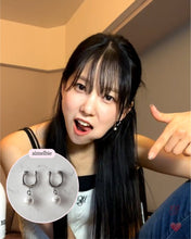 Load image into Gallery viewer, Horse Shoe and Pearl Earrings (Small) - Silver (Kep1er Yujin Earrings)
