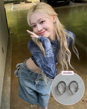 Load image into Gallery viewer, [Aespa Karina, Winter Earrings] Knotted Oval Ring Earrings - Silver