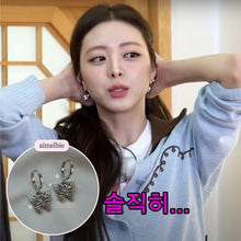 Load image into Gallery viewer, [ITZY Yuna Earrings] The Little Butterfly Huggies Earrings