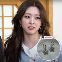 Load image into Gallery viewer, [ITZY Yuna Earrings] The Little Butterfly Huggies Earrings