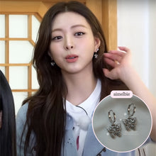 Load image into Gallery viewer, [ITZY Yuna Earrings] The Little Butterfly Huggies Earrings