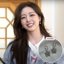 Load image into Gallery viewer, [ITZY Yuna Earrings] The Little Butterfly Huggies Earrings