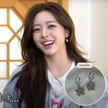 Load image into Gallery viewer, [ITZY Yuna Earrings] The Little Butterfly Huggies Earrings