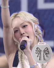 Load image into Gallery viewer, [Aespa Winter, NingNing Earrings] Metalic Liquid Ribbon Earrings - Silver Color