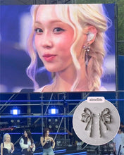Load image into Gallery viewer, [Aespa Winter, NingNing Earrings] Metalic Liquid Ribbon Earrings - Silver Color