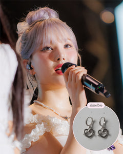 [VIVIZ Eunha Earrings] Pretzel Huggies Earrings - Silver Color