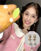 Load image into Gallery viewer, Little Women Earrings - Gold ver. (STAYC J Earrings)