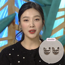 Load image into Gallery viewer, Melbie The Cat Series - Cat Face Earrings (Silver) (Red Velvet Joy, VIVIZ Sinb Earrings)