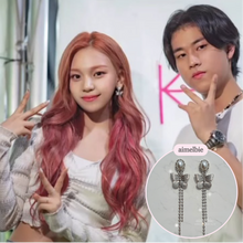 Load image into Gallery viewer, Urban Chic Butterfly Earrings (Kep1er Yeseo, LOONA Yves, Dreamcatcher Yoohyeon, Jiyu Earrings)
