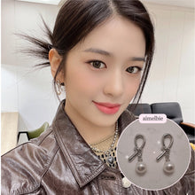 Load image into Gallery viewer, Daily Silver Ribbon Earrings (IVE Wonyoung, Yujin, STAYC Sieun, Oh My Girl Hyojung, Seunghee Earrings)