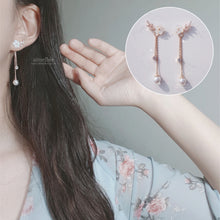 Load image into Gallery viewer, Angel Flowers (SBS News anchor earrings)