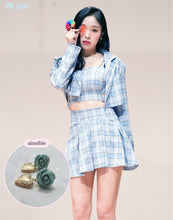 Load image into Gallery viewer, Antique Mint Rose Earrings (G-friend Yerin, Dreamcatcher Gahyun Earrings)