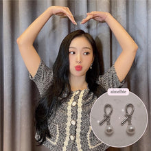 Load image into Gallery viewer, Daily Silver Ribbon Earrings (IVE Wonyoung, Yujin, STAYC Sieun, Oh My Girl Hyojung, Seunghee Earrings)