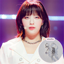 Load image into Gallery viewer, Urban Chain Earrings (STAYC Isa, Lightsum Nayoung, Dreamcatcher Dami Earrings)