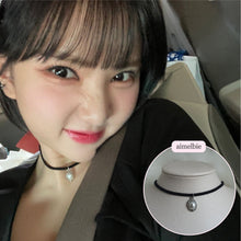 Load image into Gallery viewer, Antique Oval Choker - Pearl (Silver ver.) (VIVIZ Eunha, Woo!ah! Nana Necklace)