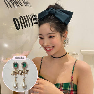 Emerald Royal Ribbon Earrings (TWICE Dahyun Earrings)