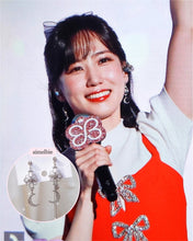 Load image into Gallery viewer, Art Nouveau Moon Earrings (Billlie Tsuki, Park Eunbin, Apink Eunji Earrings)