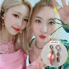 Load image into Gallery viewer, Preppy Peachpink Ribbon Earrings (Dreamcatcher Yoohyeon/Weeekly Zoa Earrings)