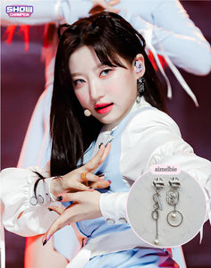 Roman Soldier & Chain Earrings (Lightsum Huiyeon, Kara Heo Youngji Earrings)