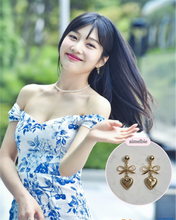 Load image into Gallery viewer, Vintage Gold Heart Earrings (Red Velvet Joy, STAYC Sieun Earrings)