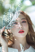 Load image into Gallery viewer, Moon-kissed Forest Earrings (Apink Bomi, CLC Yujin earrings)