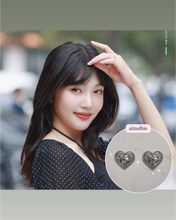 Load image into Gallery viewer, [Aespa NingNing, Red Velvet Joy, IVE Gaeul, ITZY Yuna Earrings] Silver Laced Hearts Earrings