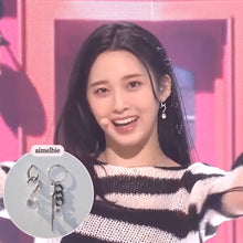 Load image into Gallery viewer, Urban Chain Earrings (STAYC Isa, Lightsum Nayoung, Dreamcatcher Dami Earrings)