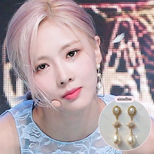 Load image into Gallery viewer, Minerva Earrings - Gold version (IVE Wonyoung, IVE Yujin, fromis_9 Nakyung, Bravegirls Yujeong Earrings)
