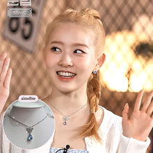 Load image into Gallery viewer, Dreamy Butterfly Semi-Choker Necklace - Light Blue (Oh My Girl Arin, Mamamoo Solar, STAYC Sieun, J Necklace)
