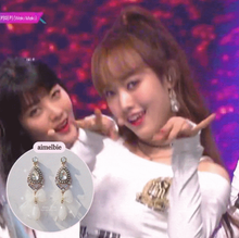 Load image into Gallery viewer, Antique White Ribbon Earrings (Oh My Girl YooA, Weki Meki Sei Earrings)