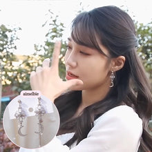 Load image into Gallery viewer, Art Nouveau Moon Earrings (Billlie Tsuki, Park Eunbin, Apink Eunji Earrings)