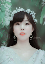 Load image into Gallery viewer, Moon-kissed Forest Earrings (Apink Bomi, CLC Yujin earrings)