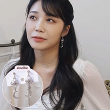 Load image into Gallery viewer, Art Nouveau Moon Earrings (Billlie Tsuki, Park Eunbin, Apink Eunji Earrings)