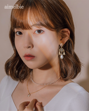 Load image into Gallery viewer, Vintage Rose Garden Earrings - Chandelier Version (fromis_9 Jisun Earrings)