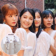 Load image into Gallery viewer, Art Nouveau Moon Earrings (Billlie Tsuki, Park Eunbin, Apink Eunji Earrings)