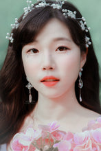 Load image into Gallery viewer, Luna Lullaby Earrings - Silver (Oh My Girl YooA, Dreamcatcher Jiu Earrings)