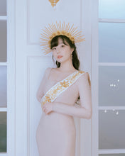 Load image into Gallery viewer, Aphrodite Series - Under the Moonlight Earrings (Peach ver.)