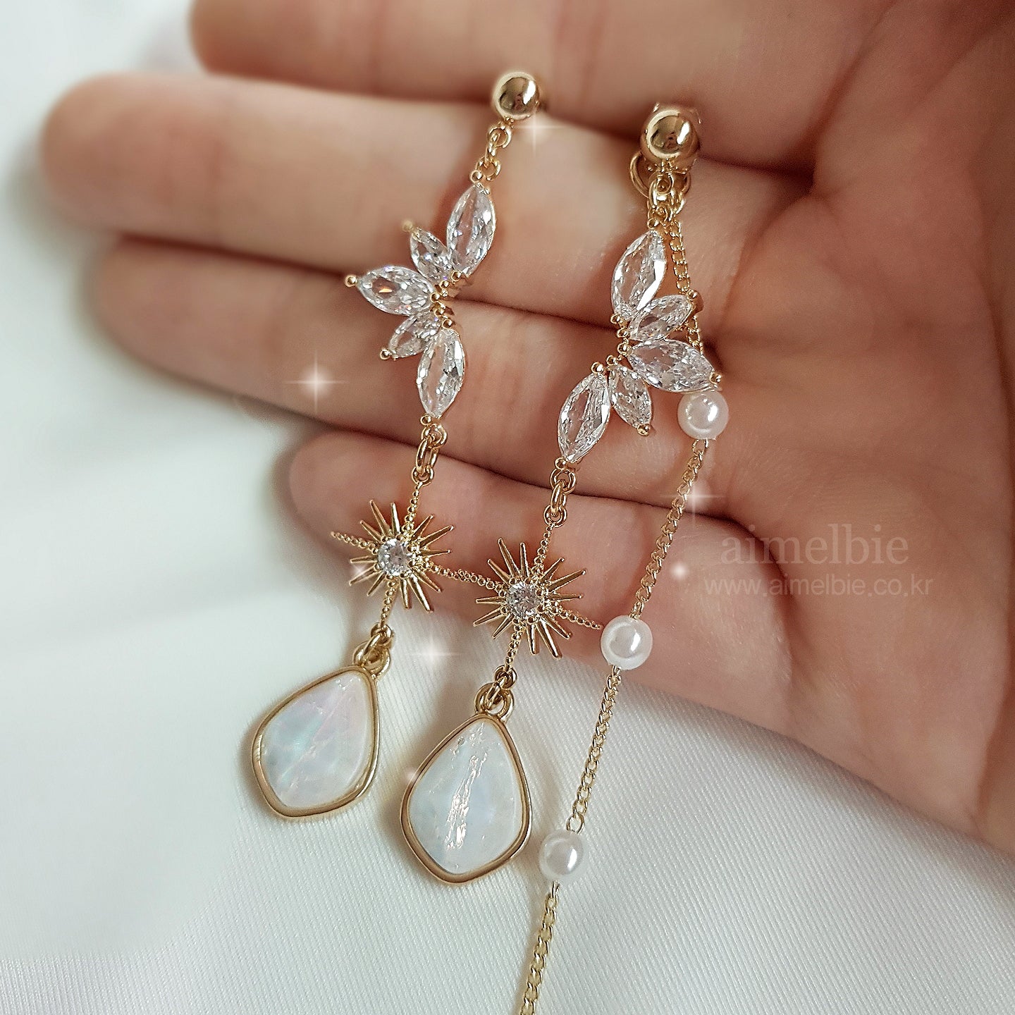White Night Earrings (Billlie Haram Earrings)