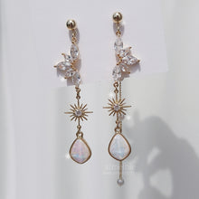 Load image into Gallery viewer, White Night Earrings (Billlie Haram Earrings)