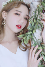 Load image into Gallery viewer, Moon-kissed Forest Earrings (Apink Bomi, CLC Yujin earrings)