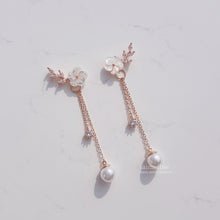 Load image into Gallery viewer, Angel Flowers (SBS News anchor earrings)
