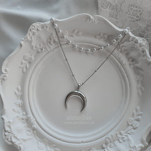 Upside Down Crescent Moon Pearl Layered Necklace - Silver (KISS OF LIFE Belle Necklace)