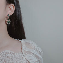 Load image into Gallery viewer, Antique Green Queen Earrings