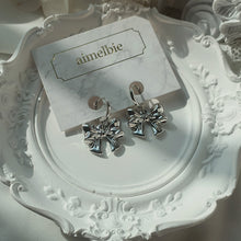 Load image into Gallery viewer, Adorable Ribbon Huggies Earrings - Silver