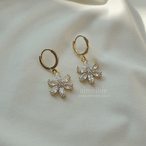 Diamond Petals Huggies Earrings - Gold