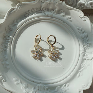 Diamond Petals Huggies Earrings - Gold